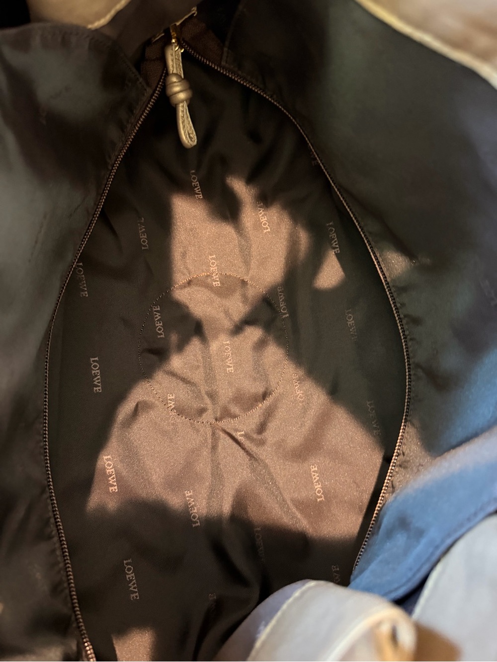 Vintage Loewe Nappa Aire Bag – Gold Iridescent Leather - Picture 6 of 10